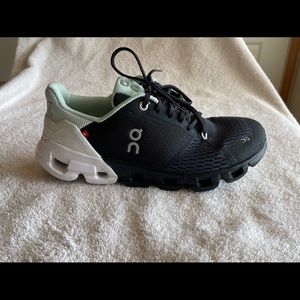 ON Cloudflyer Running Shoes